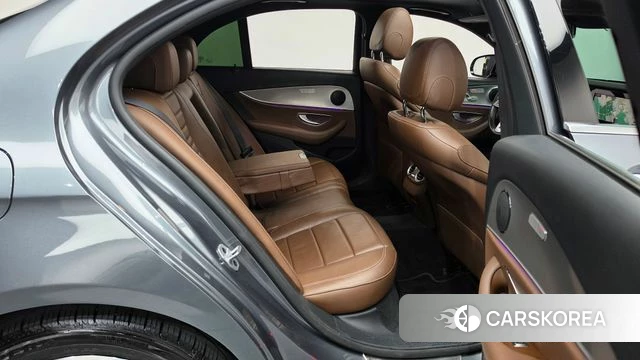 Mercedes-Benz E-Class W213 2018 Серый из Кореи, фото 3