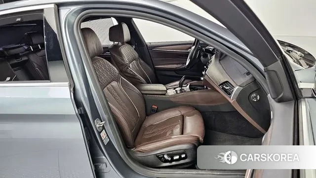 BMW 5 Series (G30) 2018 Серый из Кореи, фото 3