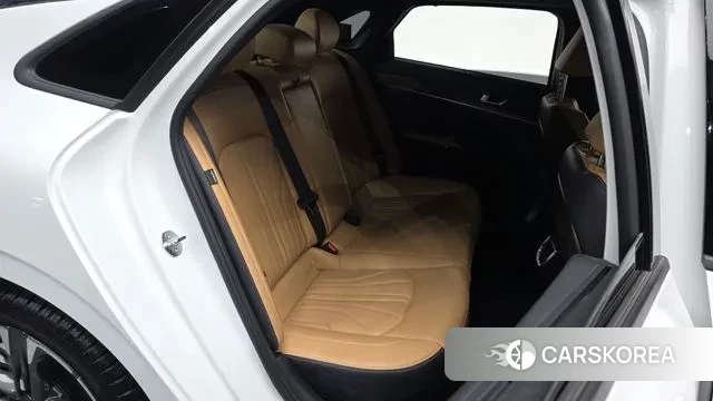 Kia The New K5 Hybrid 3rd generation 2023 Белый из Кореи, фото 3