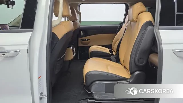 Kia Carnival 4th generation 2023 Белый из Кореи, фото 3