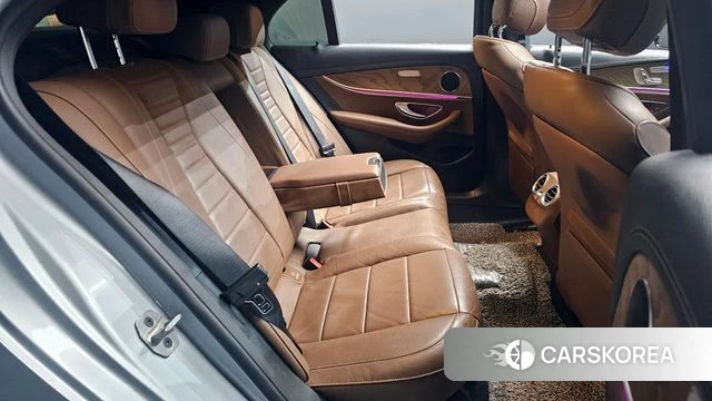 Mercedes-Benz E-Class W213 2021 Серебряный из Кореи, фото 3