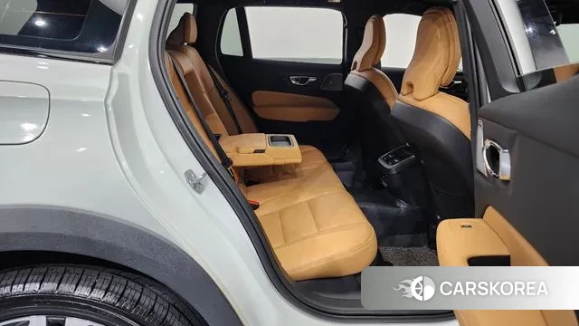 Volvo V60 Cross-Country 2nd Generation 2020 Белый из Кореи, фото 3