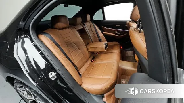 Mercedes-Benz E-Class W213 2021 Черный из Кореи, фото 3