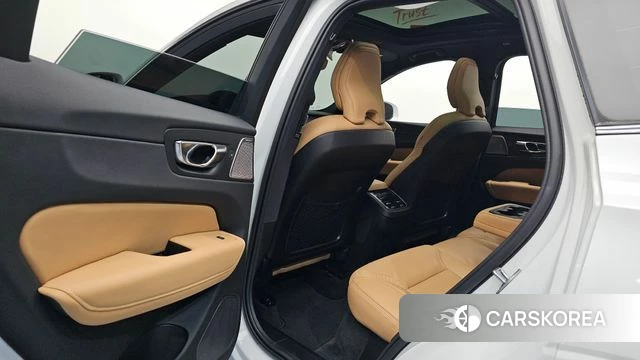 Volvo XC60 second Generation 2025 Белый из Кореи, фото 3