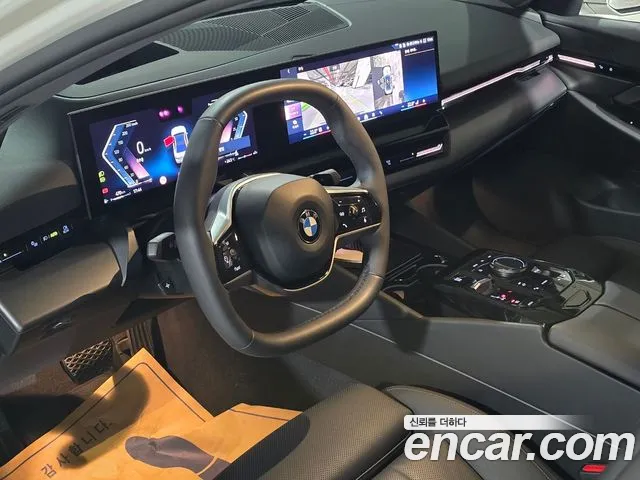 BMW 5 Series (G60) 2023 Белый из Кореи, фото 3