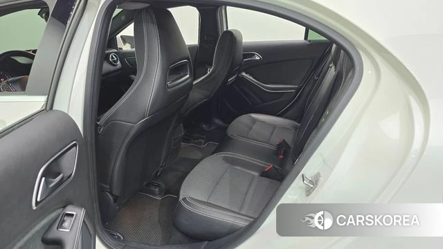 Mercedes-Benz A-Class W176 2018 Белый из Кореи, фото 3