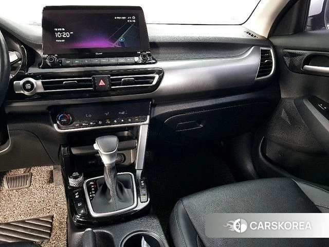 Kia Seltos 2022 Белый из Кореи, фото 3