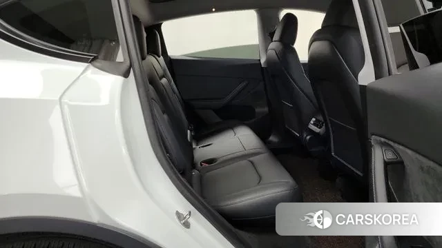 Tesla Model Y 2023 Белый из Кореи, фото 3