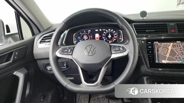 Volkswagen Tiguan second Generation 2023 Белый из Кореи, фото 3