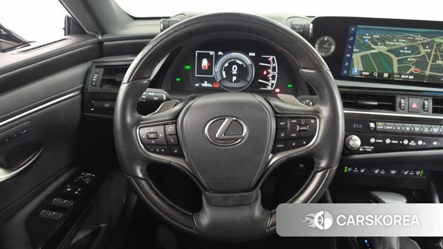 Lexus ES300h 7th generation 2022 Серебристо-серый из Кореи, фото 3