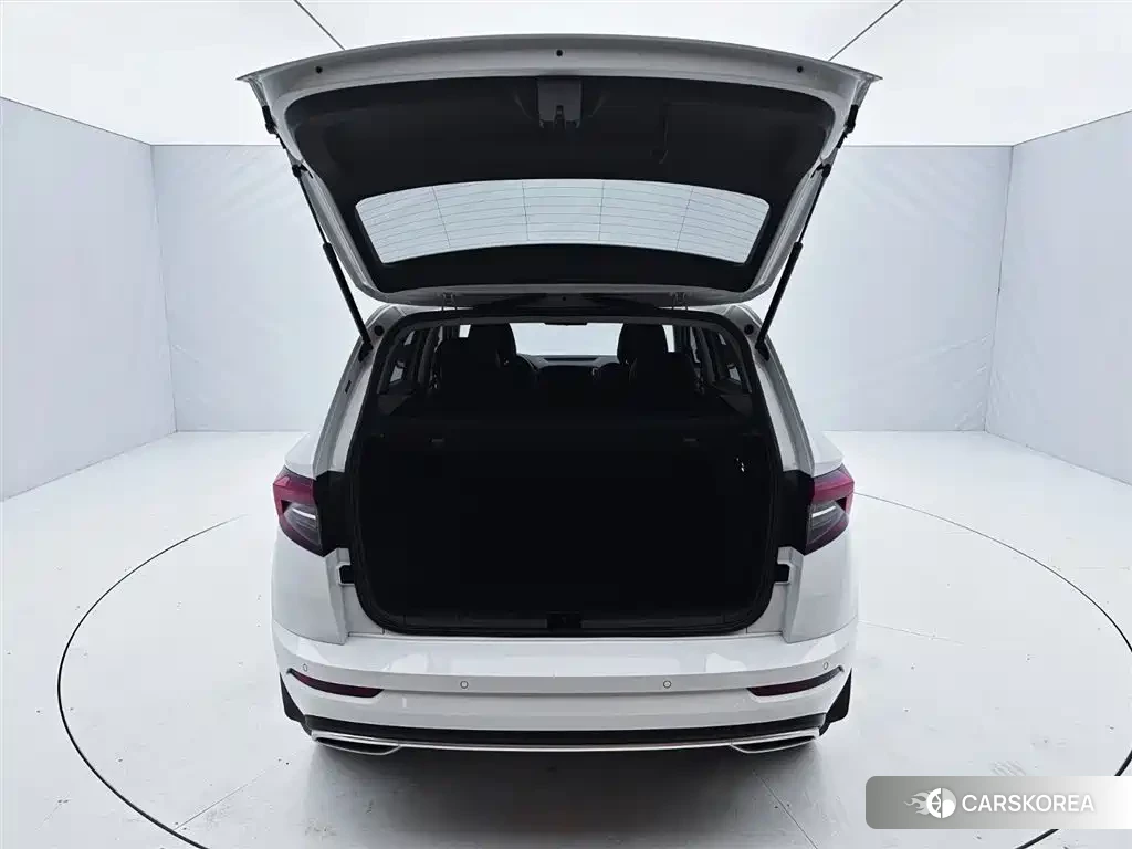 Skoda Krok 2024 Белый из Китая, фото 3