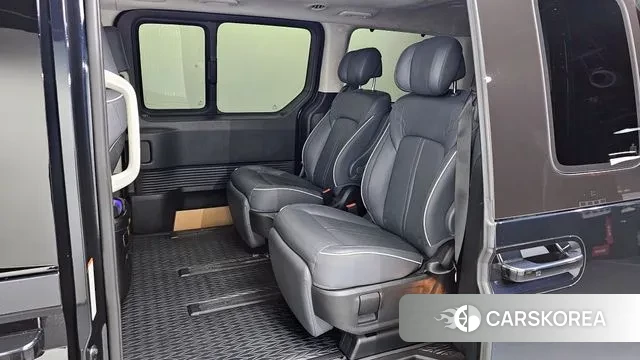 Hyundai Staria 2023 Черный из Кореи, фото 3