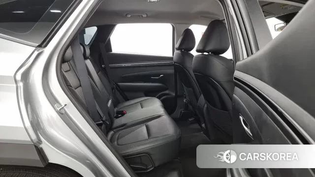 Hyundai Tucson (NX4) 2023 Серебристо-серый из Кореи, фото 3