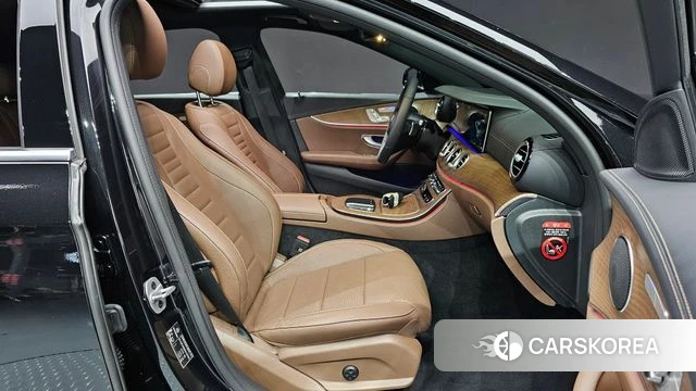 Mercedes-Benz E-Class W213 2023 Черный из Кореи, фото 3