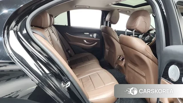 Mercedes-Benz E-Class W213 2018 Черный из Кореи, фото 3