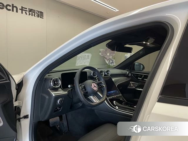 Mercedes-Benz Class C 2023 Белый из Китая, фото 3