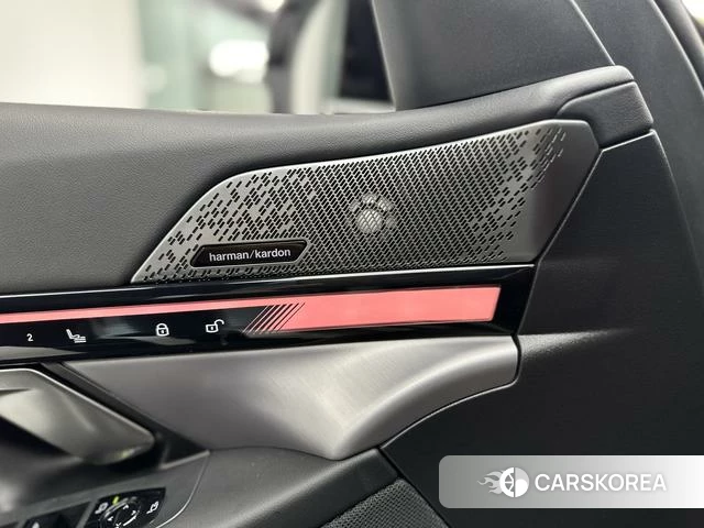 BMW 5 series 2025 Черный из Китая, фото 3