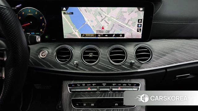 Mercedes-Benz E-Class W213 2021 Белый из Кореи, фото 3