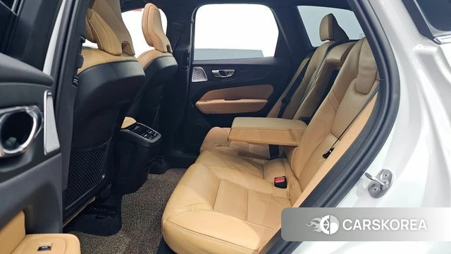 Volvo XC60 second Generation 2025 Белый из Кореи, фото 3