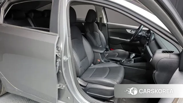 Kia The New K3 2nd generation 2022 Серебряный из Кореи, фото 3