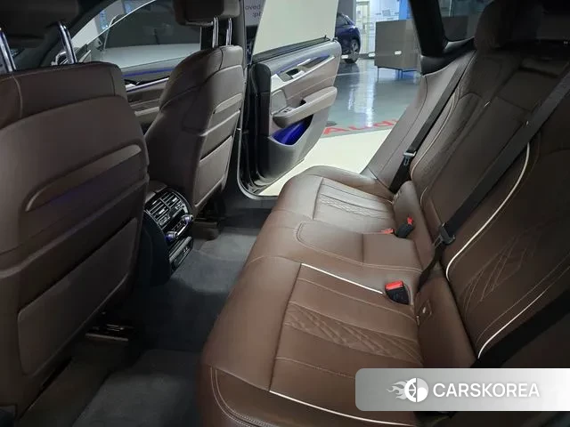 BMW 6 Series GT (G32) 2024 Черный из Кореи, фото 3