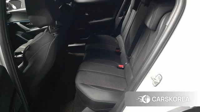 Peugeot e-2008 second generation 2023 Белый из Кореи, фото 3