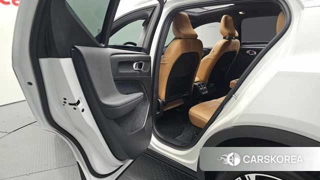 Volvo XC40 2021 Белый из Кореи, фото 3