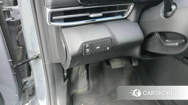 Hyundai Avante (CN7) 2020 Светло-серебряный цвет из Кореи, фото 3