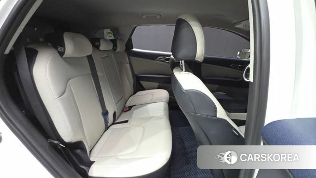 Kia Sportage 5th Generation 2022 Белый из Кореи, фото 3