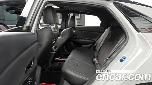 Hyundai Avante (CN7) 2023 Серебристо-серый из Кореи, фото 3