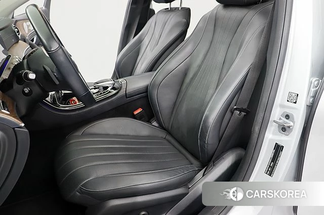 Mercedes-Benz E-Class W213 2019 Серебряный из Кореи, фото 3