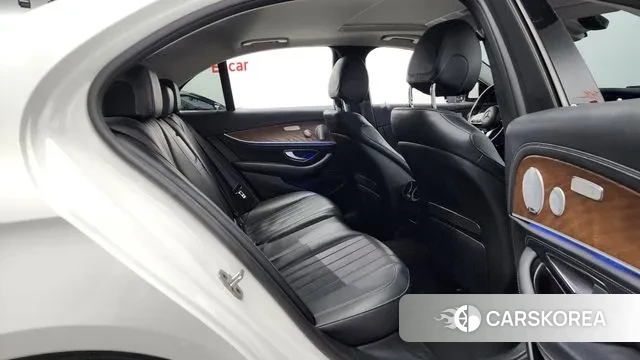 Mercedes-Benz E-Class W213 2018 Белый из Кореи, фото 3