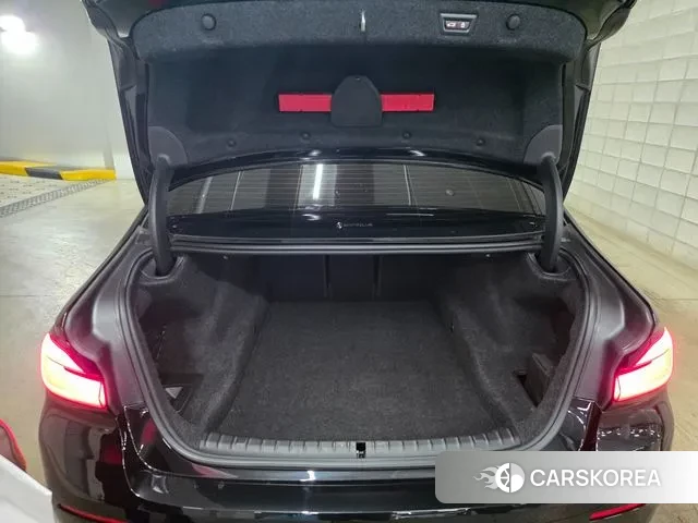 BMW 5 Series (G30) 2022 Черный из Кореи, фото 3