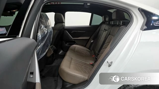 BMW 5 Series (G60) id 3902980 из Кореи 3