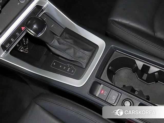 Audi Q3 (F3) 2023 Черный из Кореи, фото 3