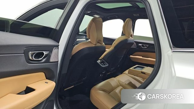 Volvo XC60 second Generation 2019 Белый из Кореи, фото 3