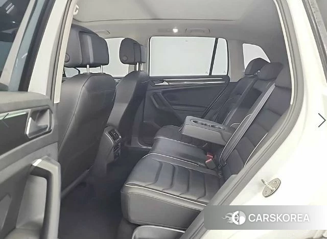 Volkswagen Tiguan second Generation 2022 Белый из Кореи, фото 3