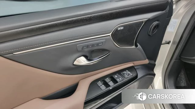 Lexus ES300h 7th generation 2025 Песочный из Кореи, фото 3