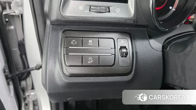 Ssangyong Tivoli Armor 2019 Серебряный из Кореи, фото 3