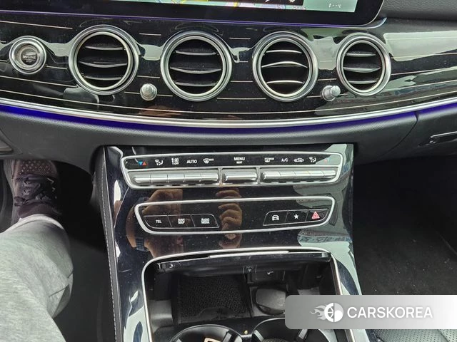 Mercedes-Benz E-Class W213 2022 Черный из Кореи, фото 3