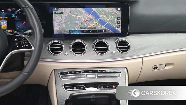 Mercedes-Benz E-Class W213 2022 Белый из Кореи, фото 3