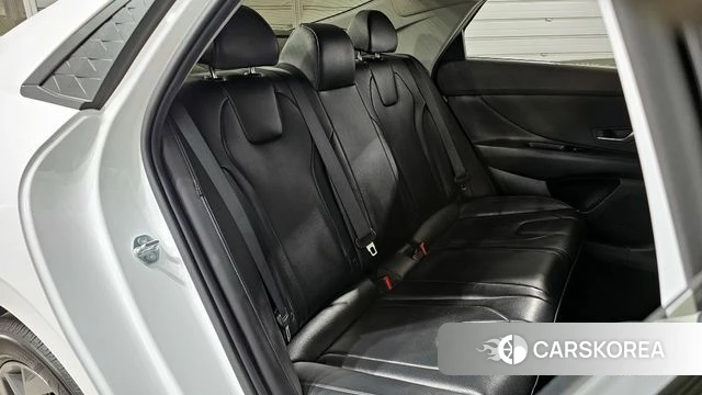 Hyundai The New Avante (CN7) 2023 Белый из Кореи, фото 3