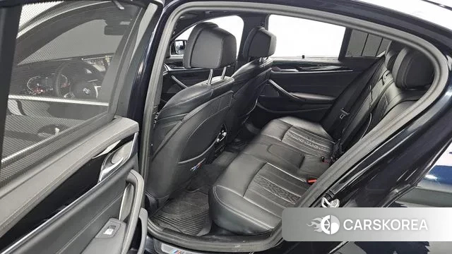 BMW 5 Series (G30) 2023 Черный из Кореи, фото 3