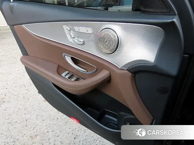 Mercedes-Benz E-Class W213 2018 Синий из Кореи, фото 3