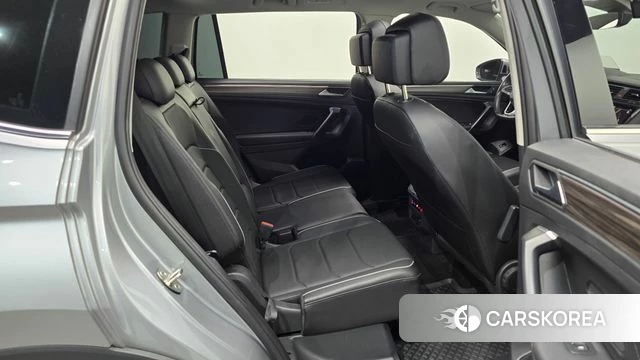 Volkswagen Tiguan Allspace 2022 Серый из Кореи, фото 3