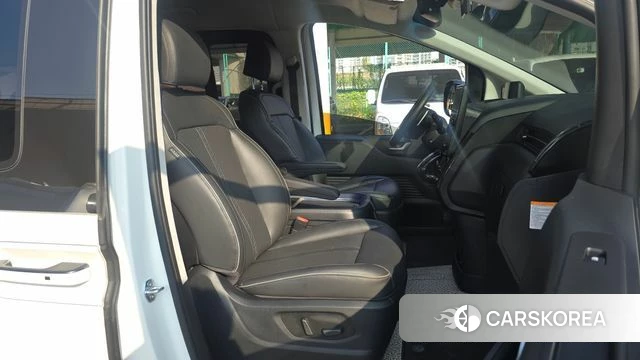 Hyundai Staria 2025 Белый из Кореи, фото 3