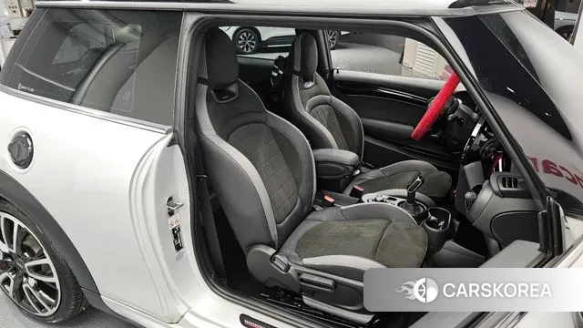 Mini Cooper S 2022 Серебряный из Кореи, фото 3