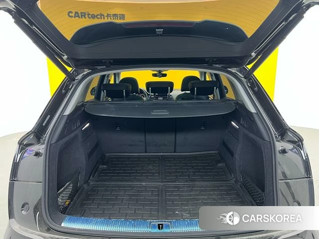 Audi Q5L 2021 Черный из Китая, фото 3