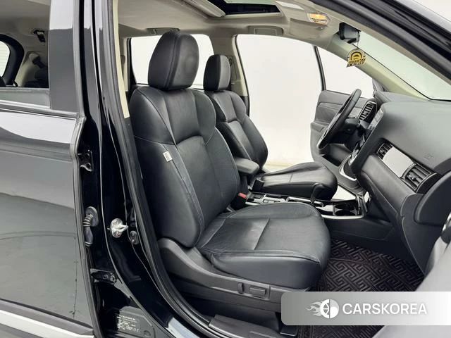 Mitsubishi  Outlander 2019 Черный из Китая, фото 3