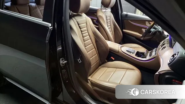 Mercedes-Benz E-Class W213 2020 Черный из Кореи, фото 3